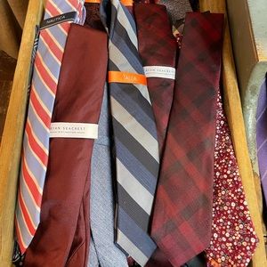 100 men's assorted designer and name brand ties!